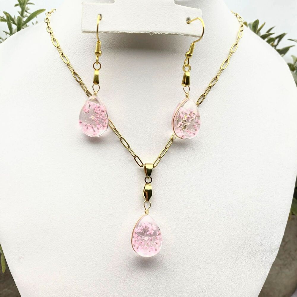Pink Dried Flower Teardrop Resin Jewelry Set Gold Tone Necklace & Earrings - Picture 4 of 4